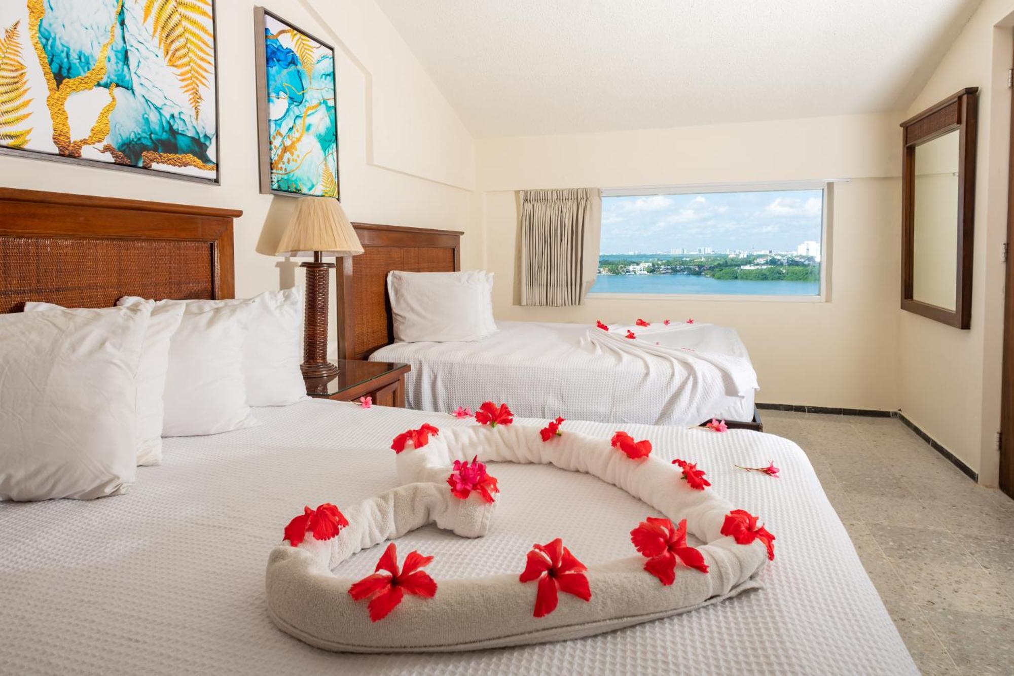 2 Story Oceanfront Penthouses On Cancun Beach! Extérieur photo
